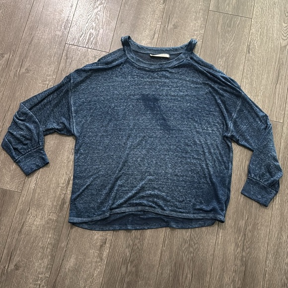 Free People We The Free Blue Burnout Chill Out Cold Shoulder Top M - Picture 3 of 5